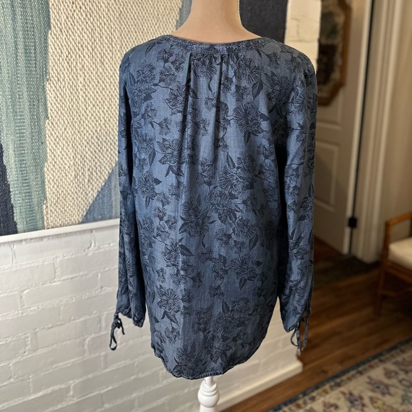 Liz Claiborne 100% Lyocell Dark Blue Floral Shirt with Balloon Sleeves - Picture 8 of 9